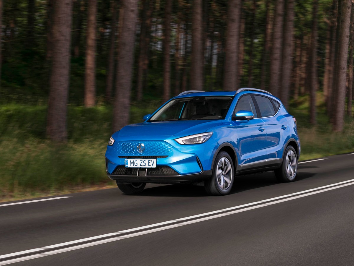 MG ZS EV, con il restyling più autonomia. Nuovi dettagli su Marvel R e MG5  Electric 