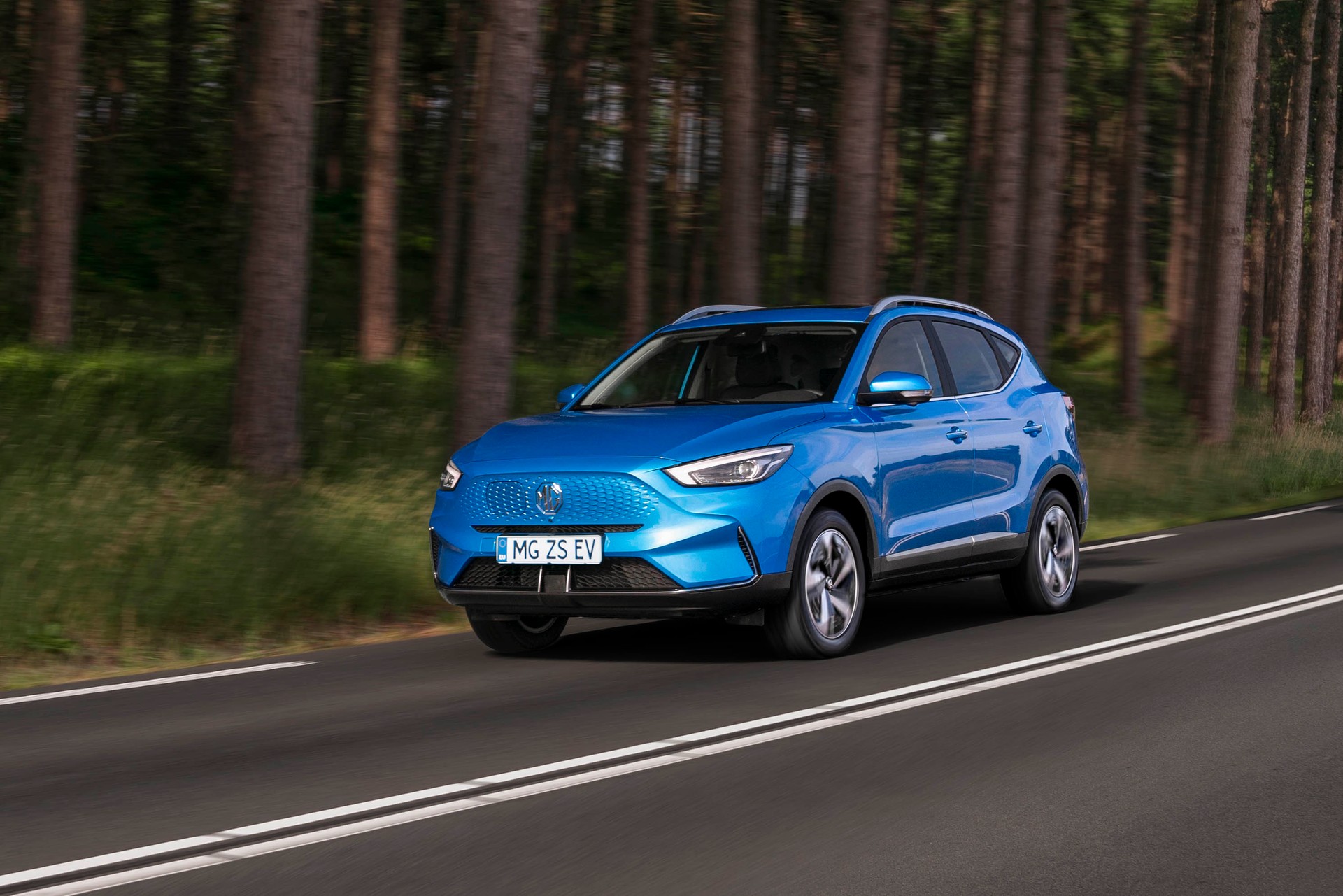 MG ZS EV, con il restyling più autonomia. Nuovi dettagli su Marvel R e MG5  Electric 