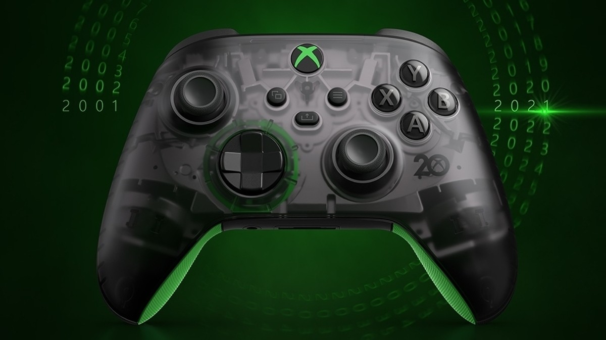 Xbox compie 20 anni e festeggia con controller e cuffie trasparenti 
